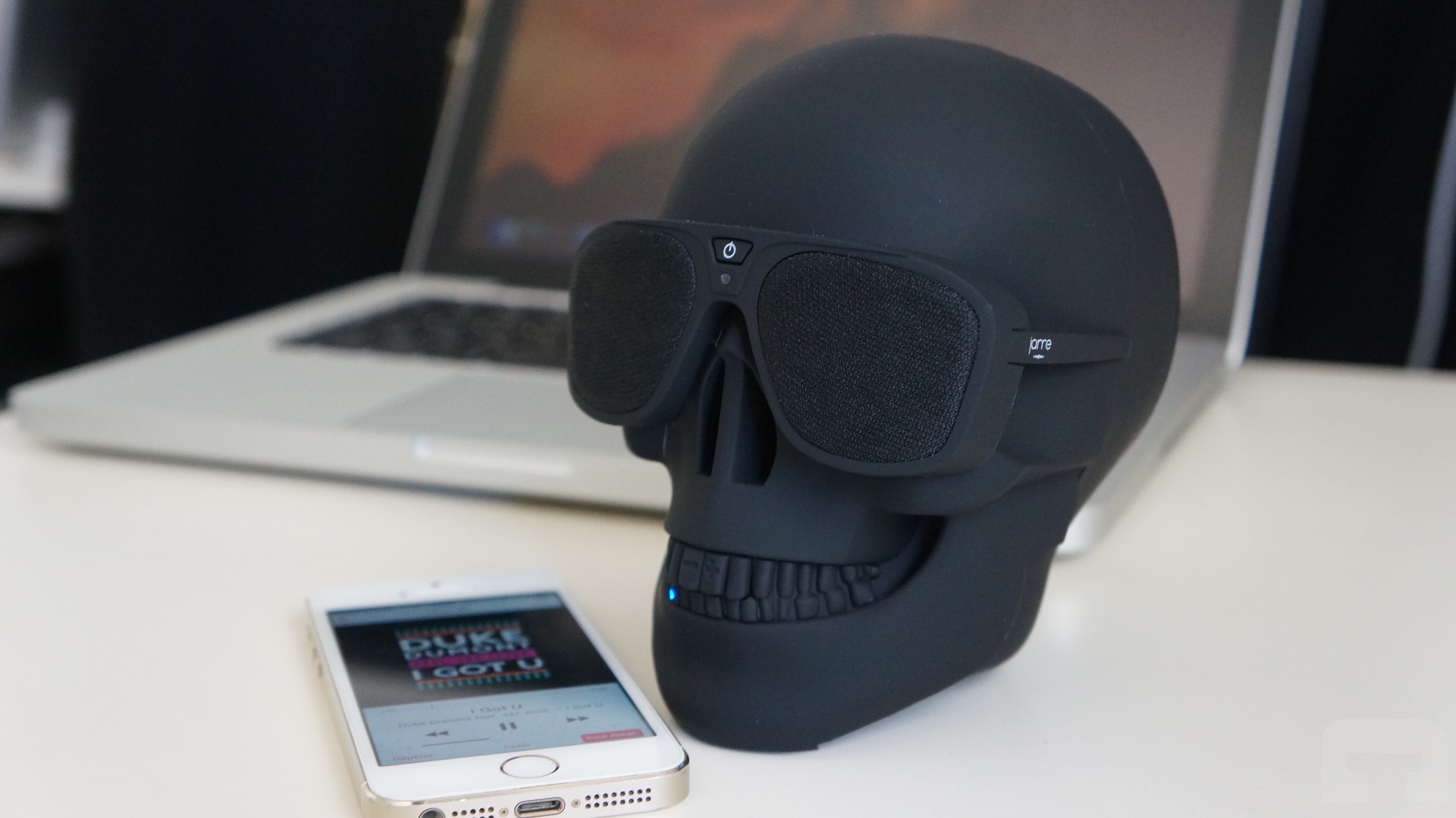 开云（中国） - 附件|饰品|办公家具|设计师家具|AeroSkull XS +音箱