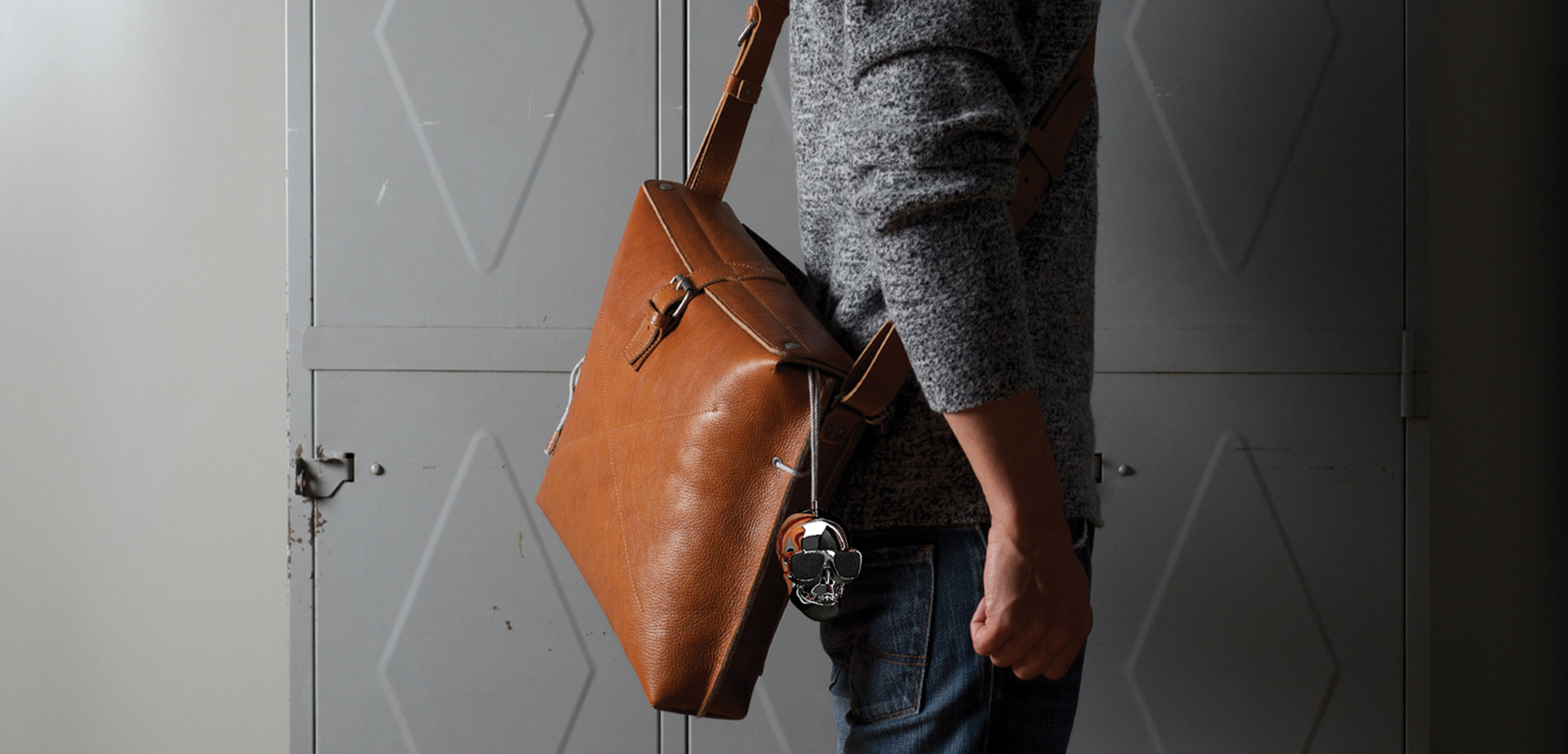 开云（中国） - 附件|饰品|办公家具|设计师家具|AeroSkull Nano音箱