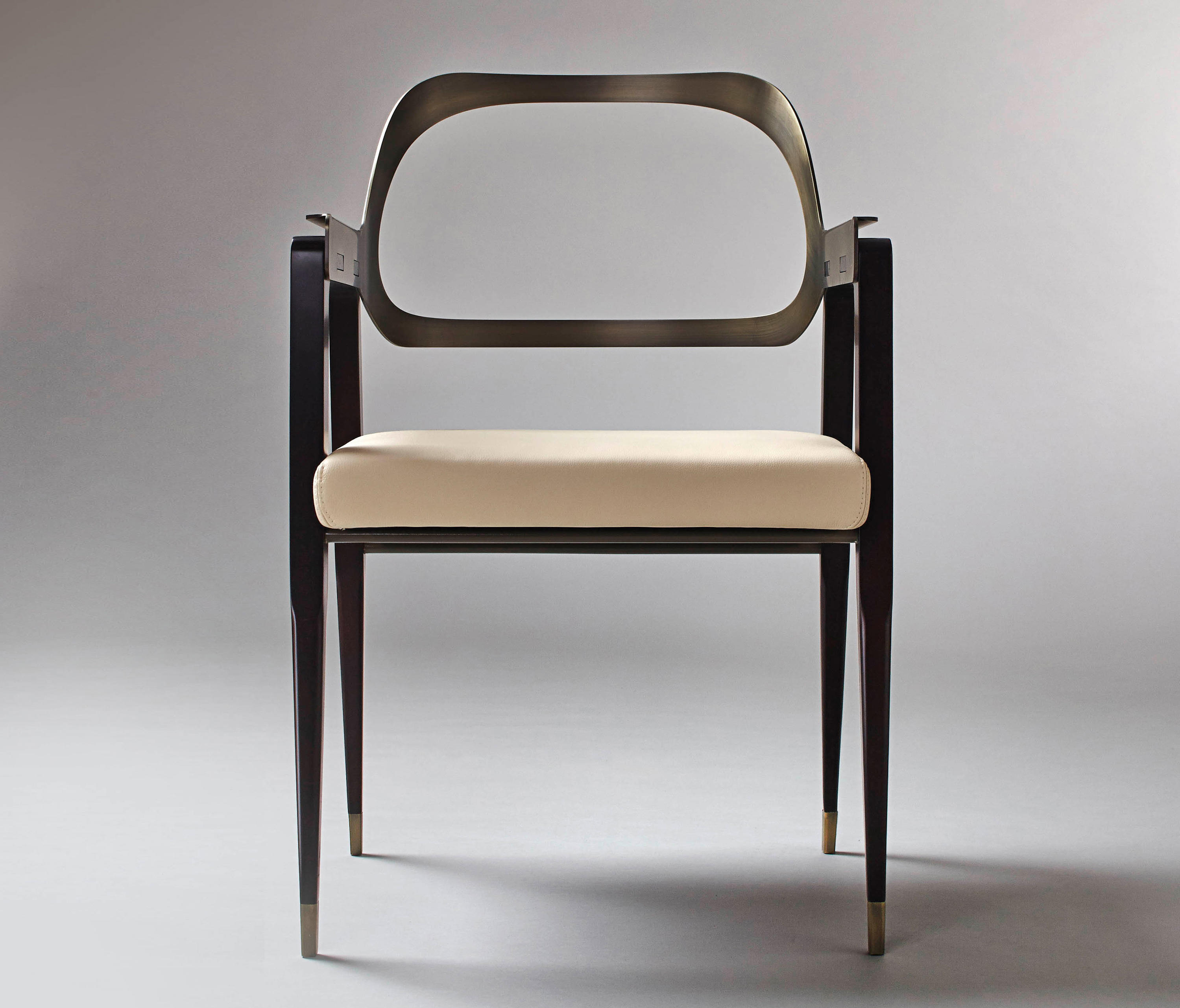 [开云（中国） - 坐具|餐椅|办公家具|设计师家具|卡尔顿餐椅]