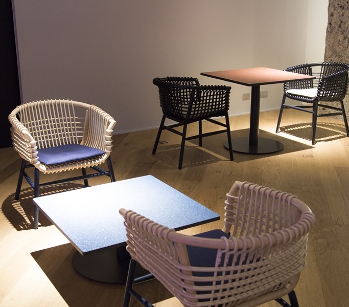 开云（中国） - 桌几|咖啡桌|办公家具|设计师家具|碎石咖啡桌