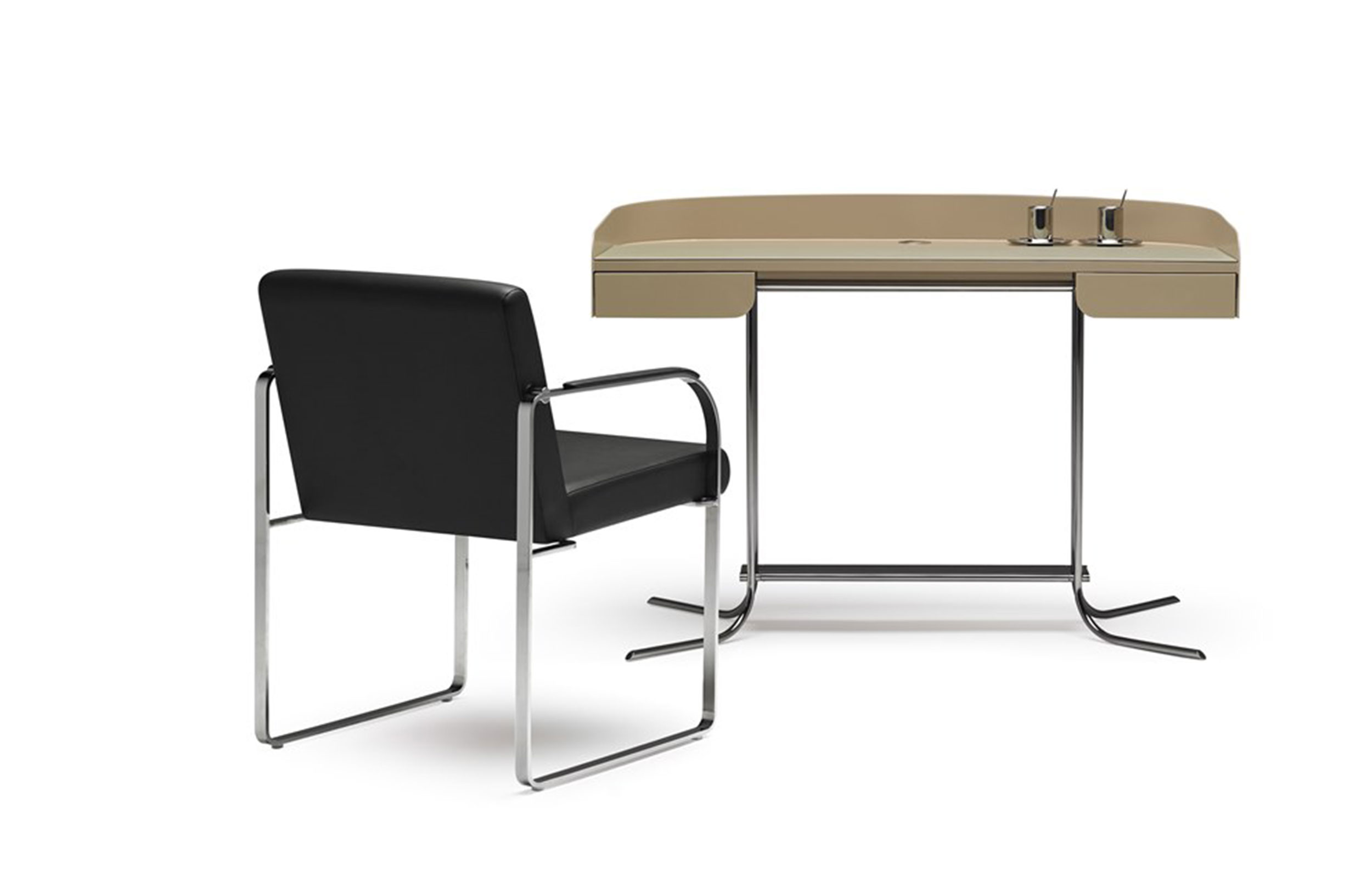 [开云（中国） - 桌几|办公桌|办公家具|设计师家具|UNIPERS 书桌]