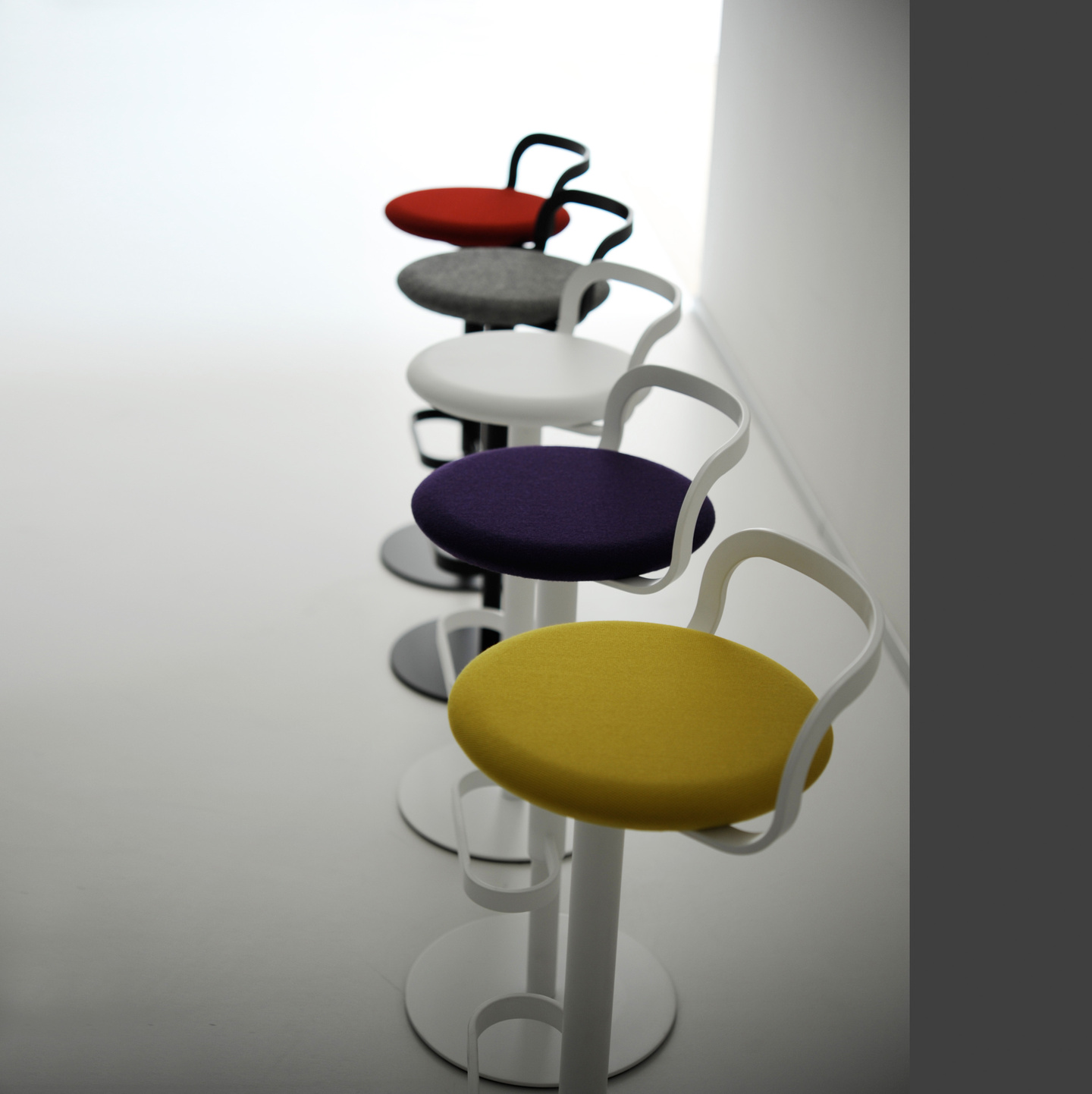 开云（中国） - 坐具|吧椅/凳子|办公家具|设计师家具|MAK 吧椅/高脚椅