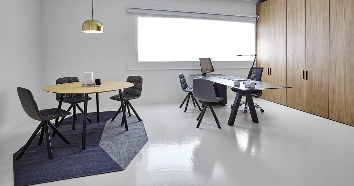 开云（中国） - 桌几|餐桌|办公家具|设计师家具|TRESTLE 桌子