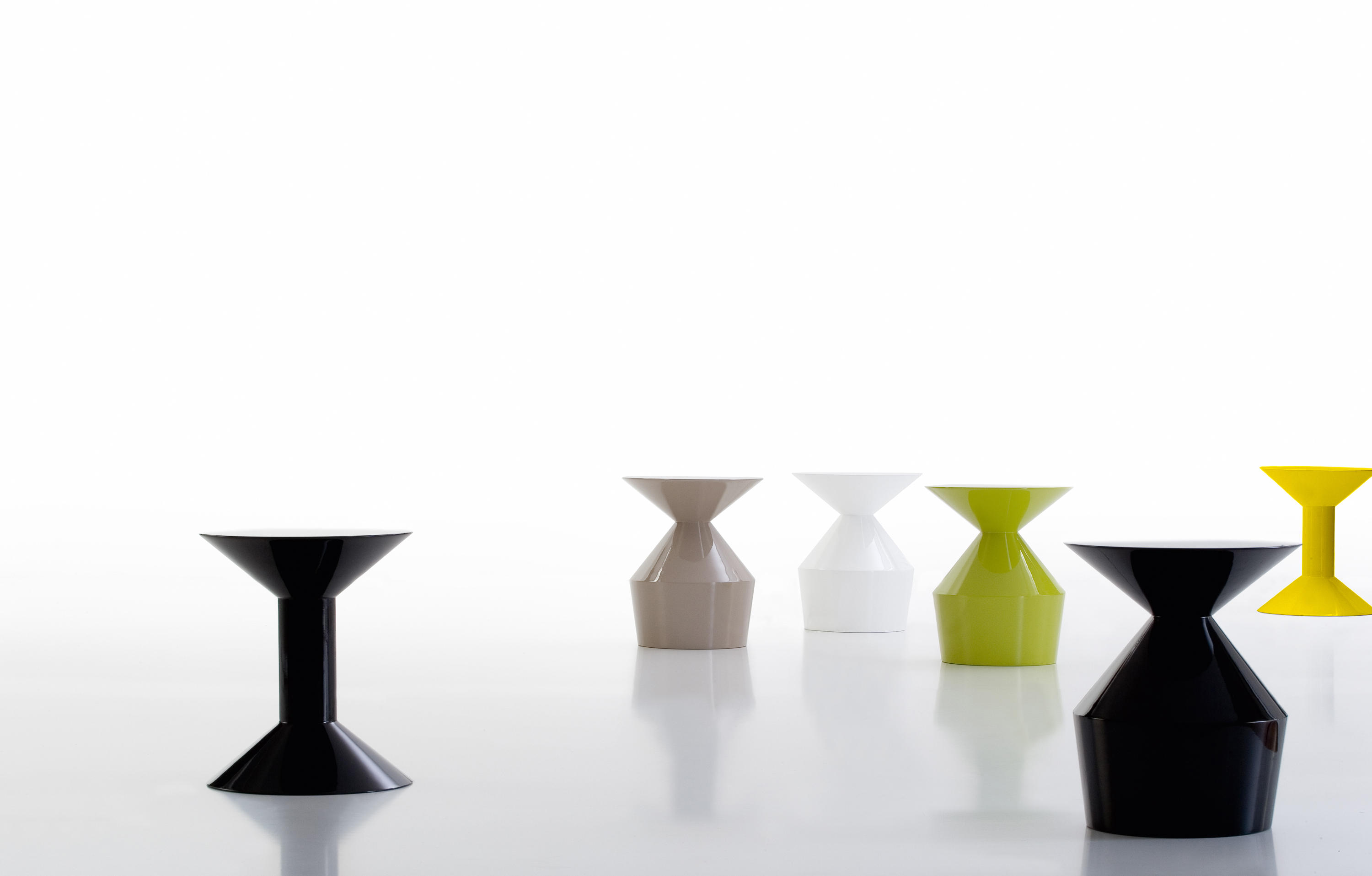 开云（中国） - 桌几|茶几/边几|办公家具|设计师家具|Shape 茶几/角几