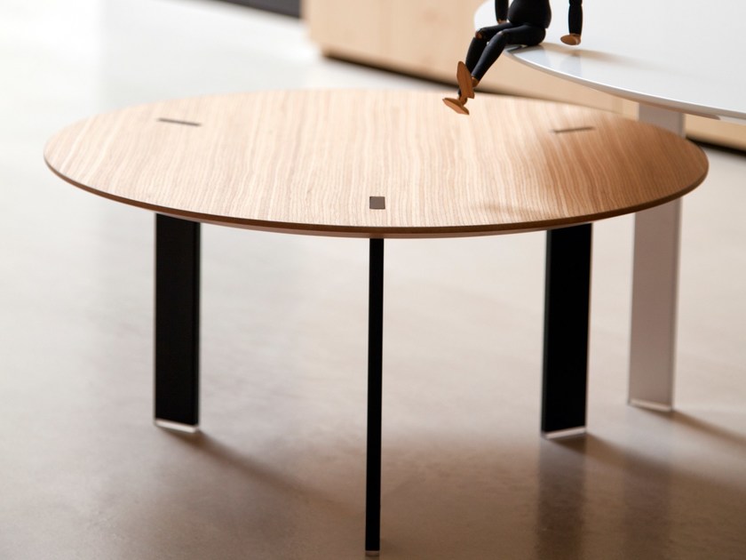 开云（中国） - 桌几|茶几/边几|办公家具|设计师家具|Ryutaro 茶几/角几