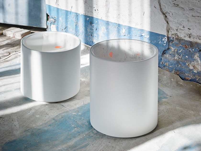 开云（中国） - 桌几|茶几/边几|办公家具|设计师家具|Up in the Air 茶几/角几