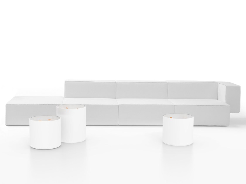 开云（中国） - 桌几|茶几/边几|办公家具|设计师家具|Up in the Air 茶几/角几