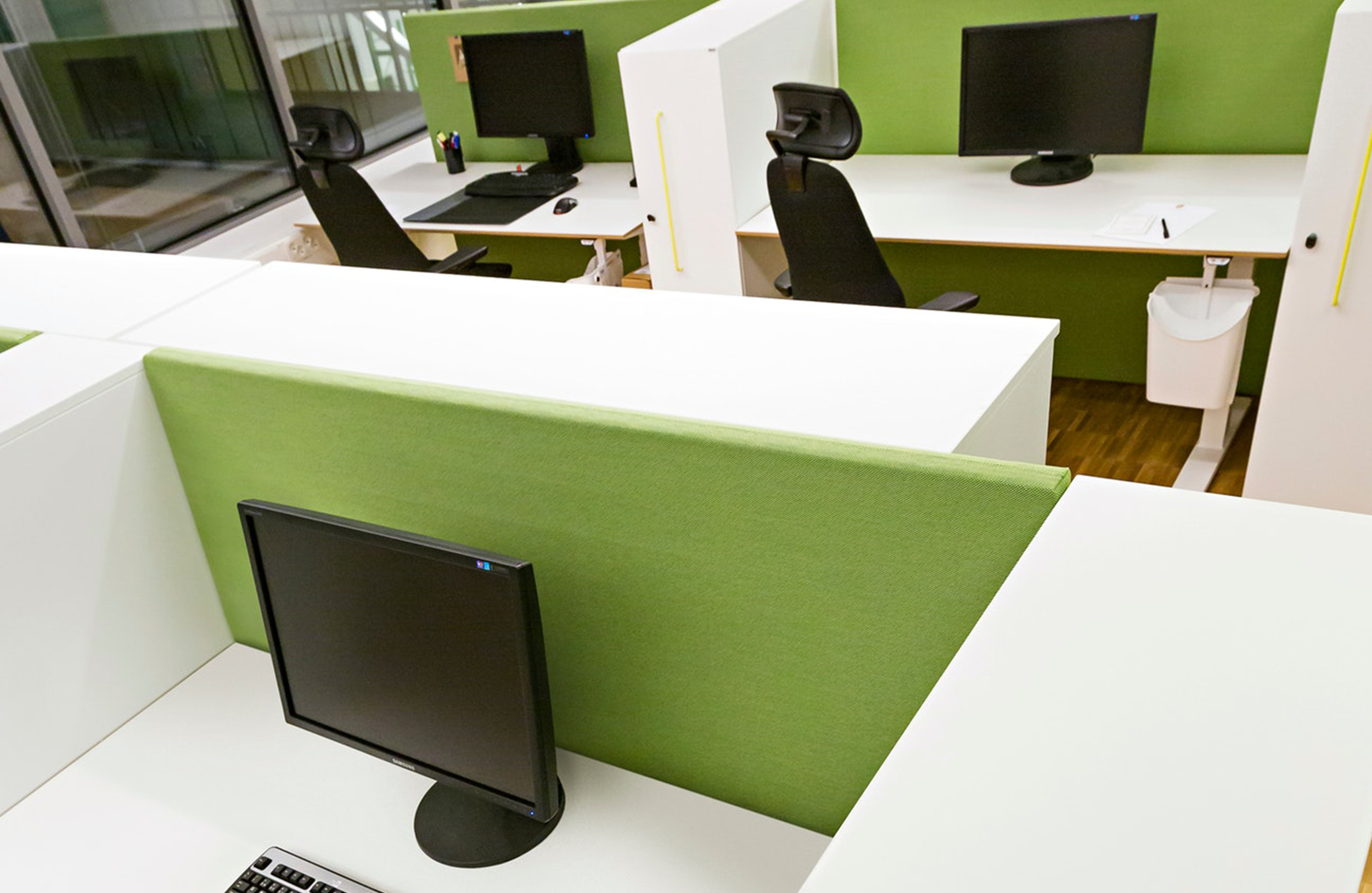 开云（中国） - 附件|屏风|办公家具|设计师家具|Soneo地板屏幕