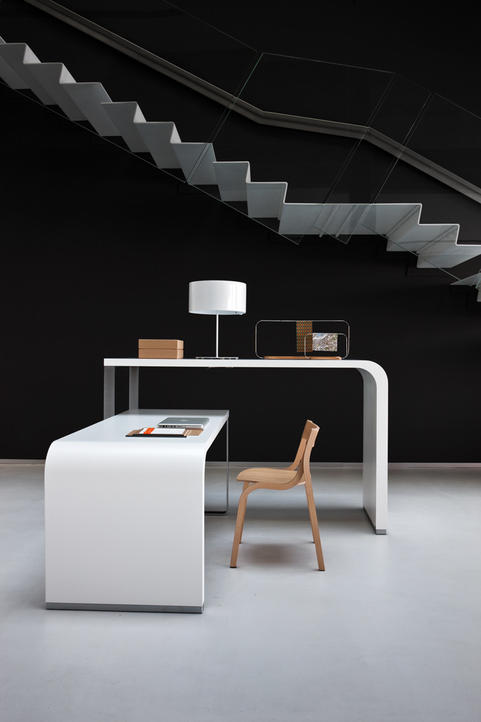 开云（中国） - 桌几|吧台|办公家具|设计师家具|BRUNCH 吧台