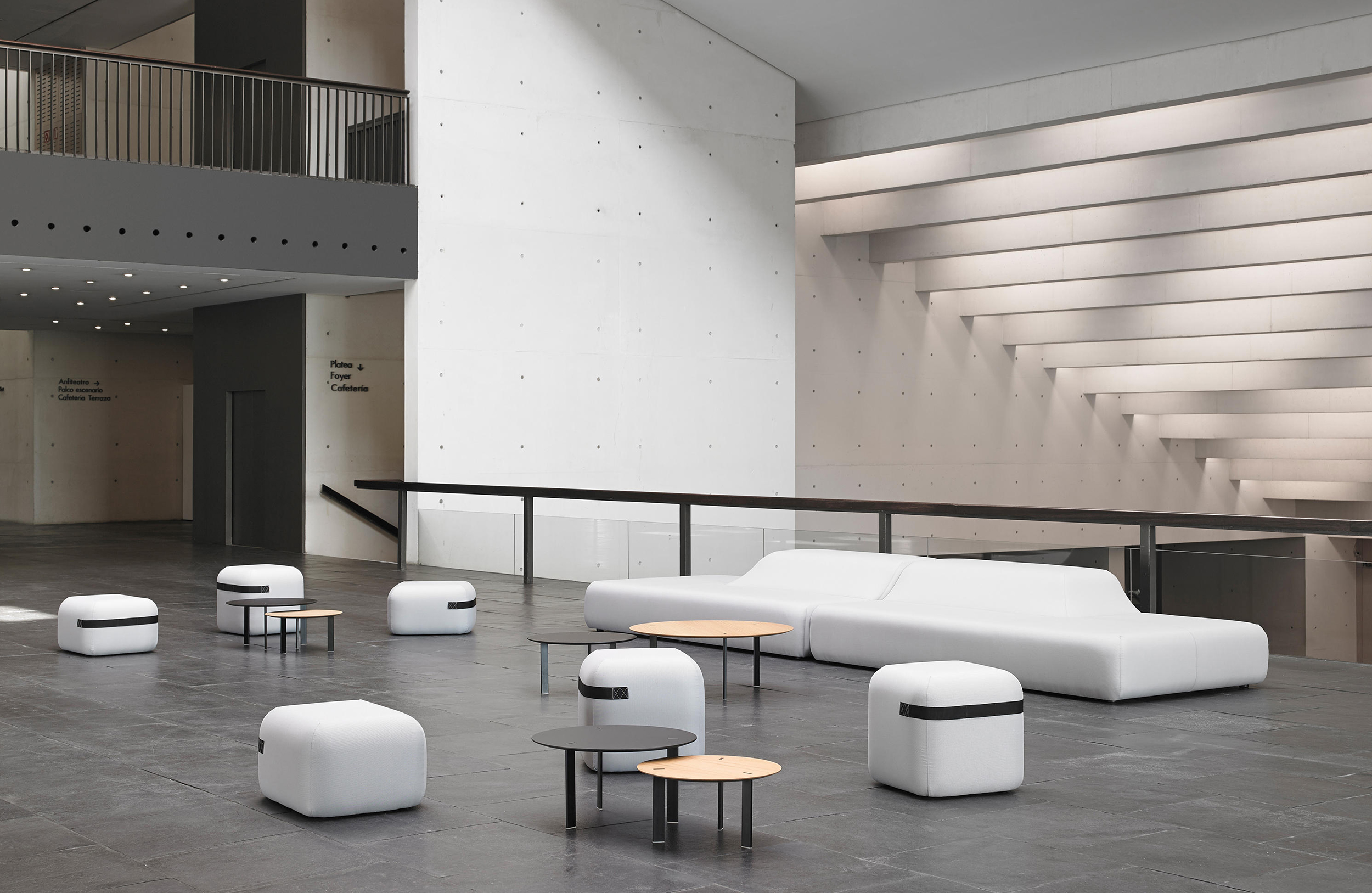 开云（中国） - 坐具|吧椅/凳子|办公家具|设计师家具|SEASON 坐垫凳/矮凳