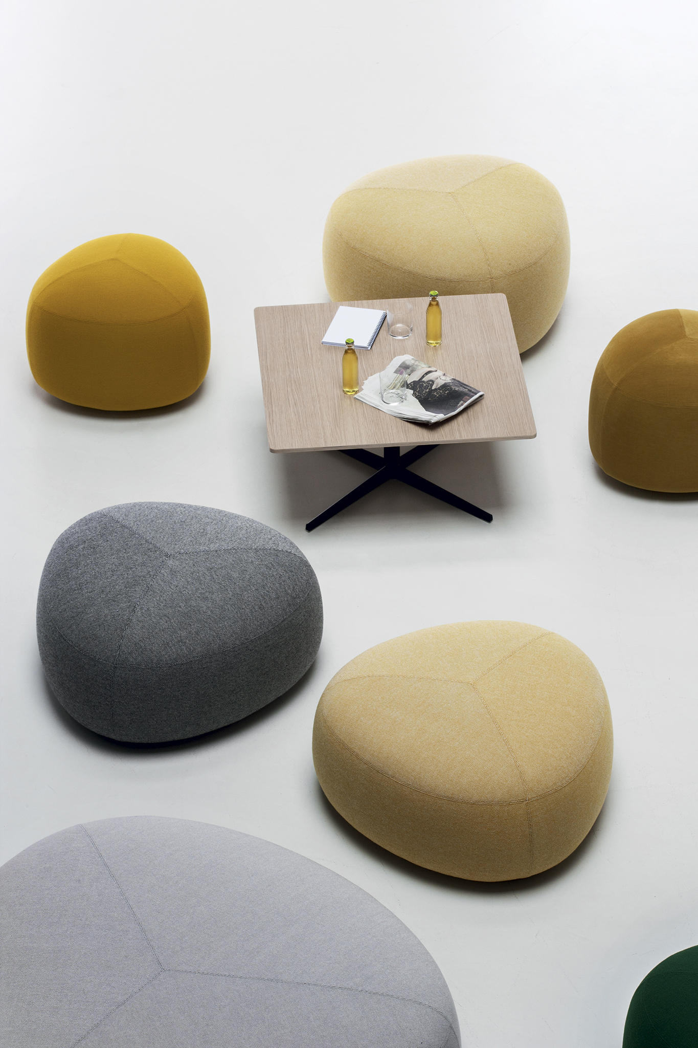 开云（中国） - 桌几|茶几/边几|办公家具|设计师家具|AUKI 茶几