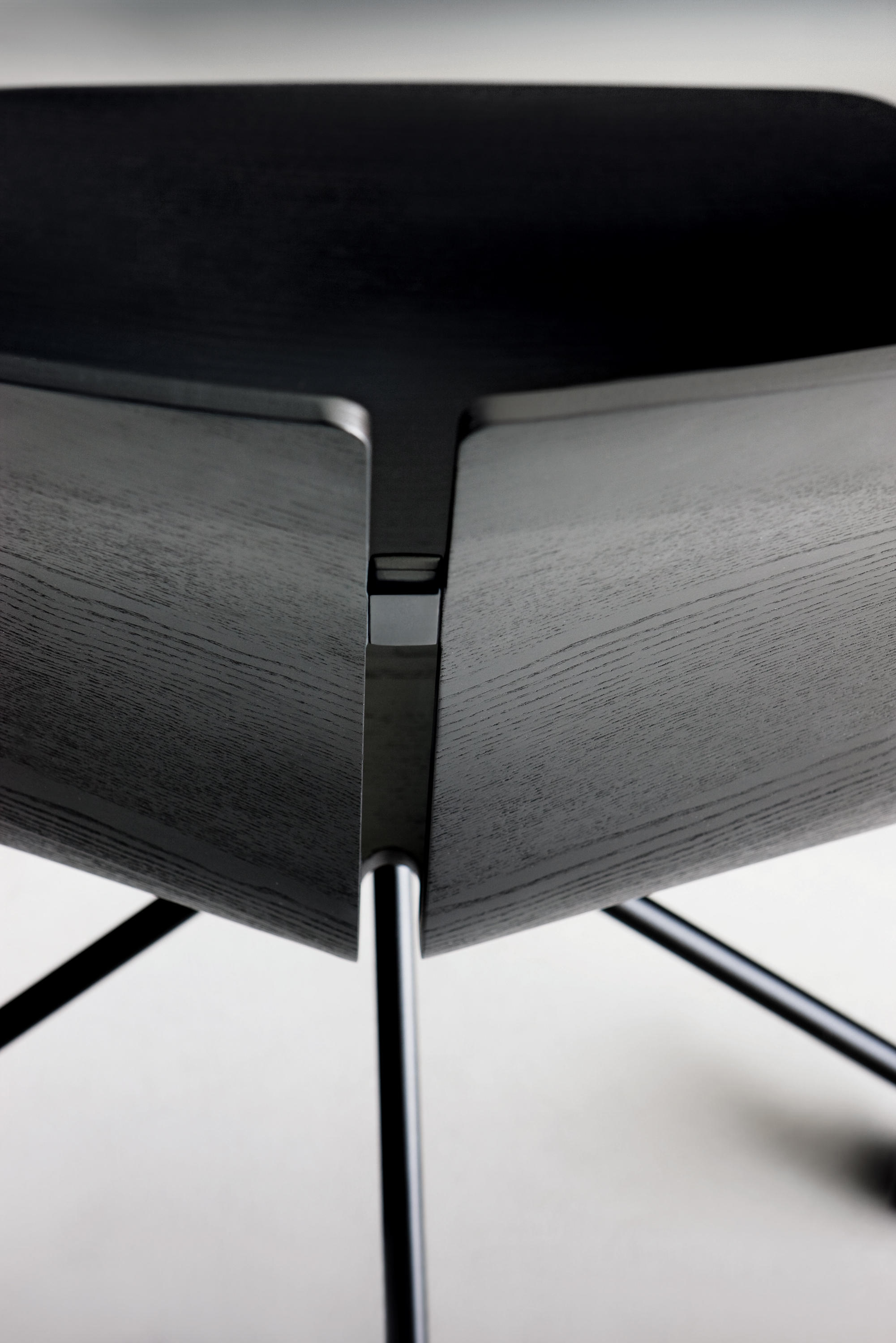 开云（中国） - 坐具|吧椅/凳子|办公家具|设计师家具|LINK 凳/吧椅