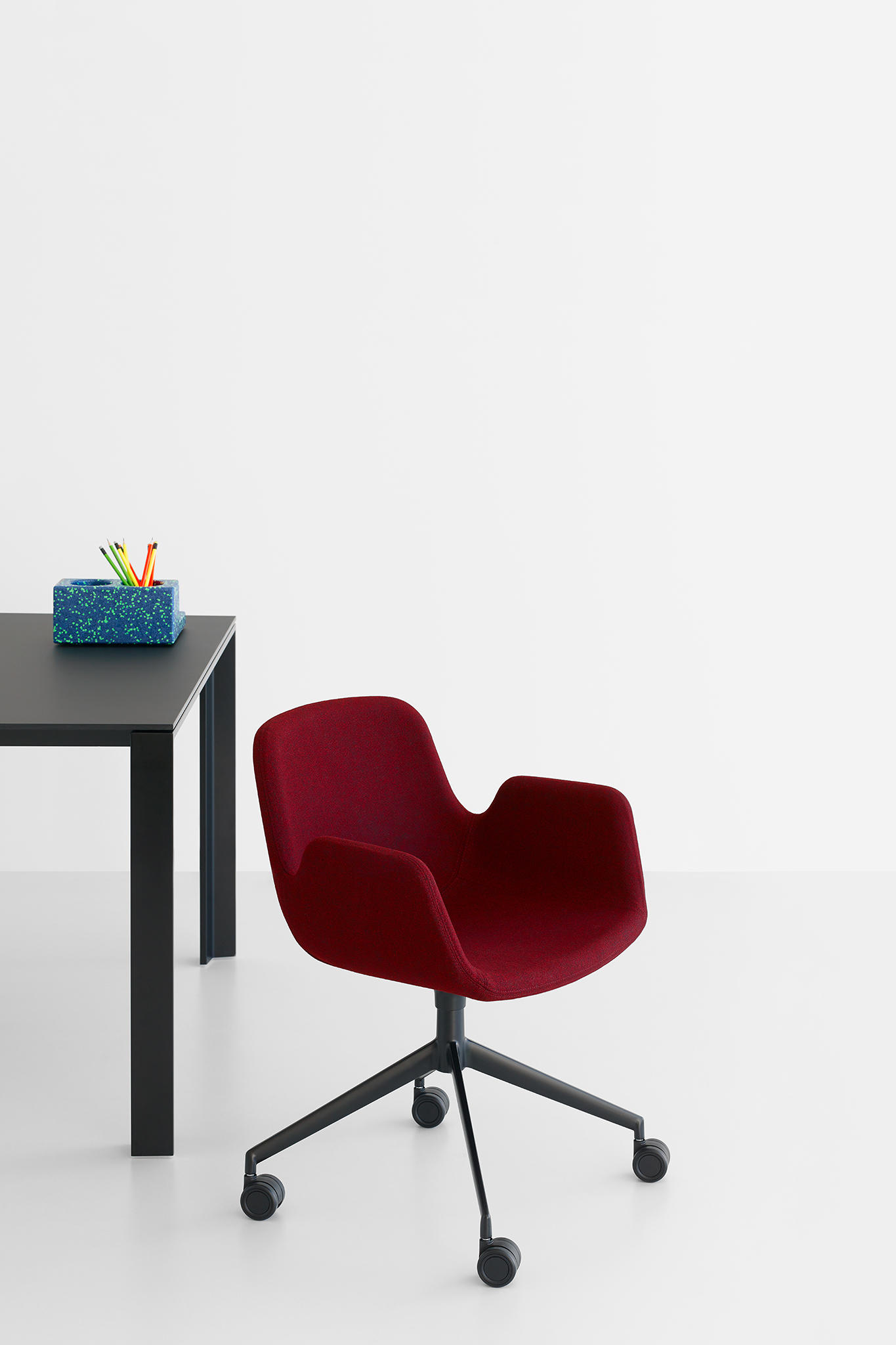 开云（中国） - 坐具|办公椅|办公家具|设计师家具|PASS 椅