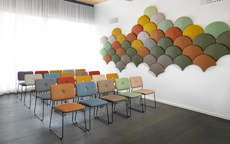 开云（中国） - 坐具|休闲椅|办公家具|设计师家具|DUNDRA 洽谈椅