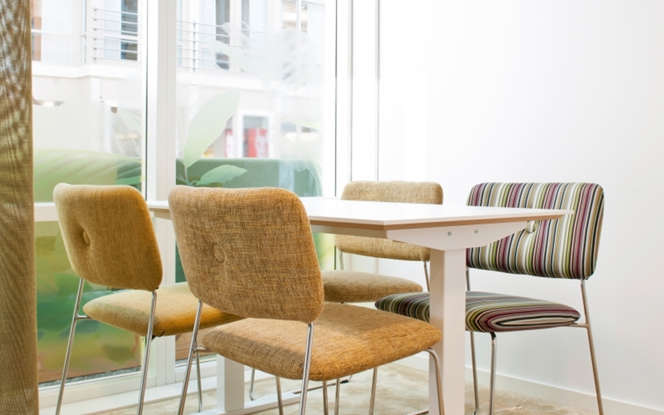 开云（中国） - 坐具|休闲椅|办公家具|设计师家具|DUNDRA 洽谈椅