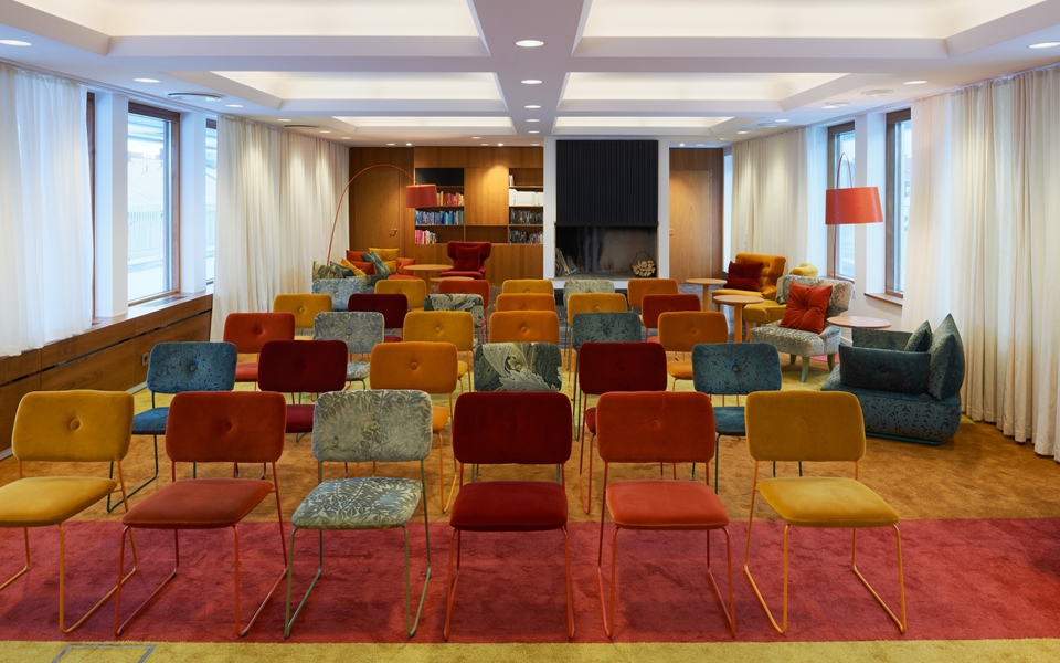 开云（中国） - 坐具|休闲椅|办公家具|设计师家具|DUNDRA 洽谈椅