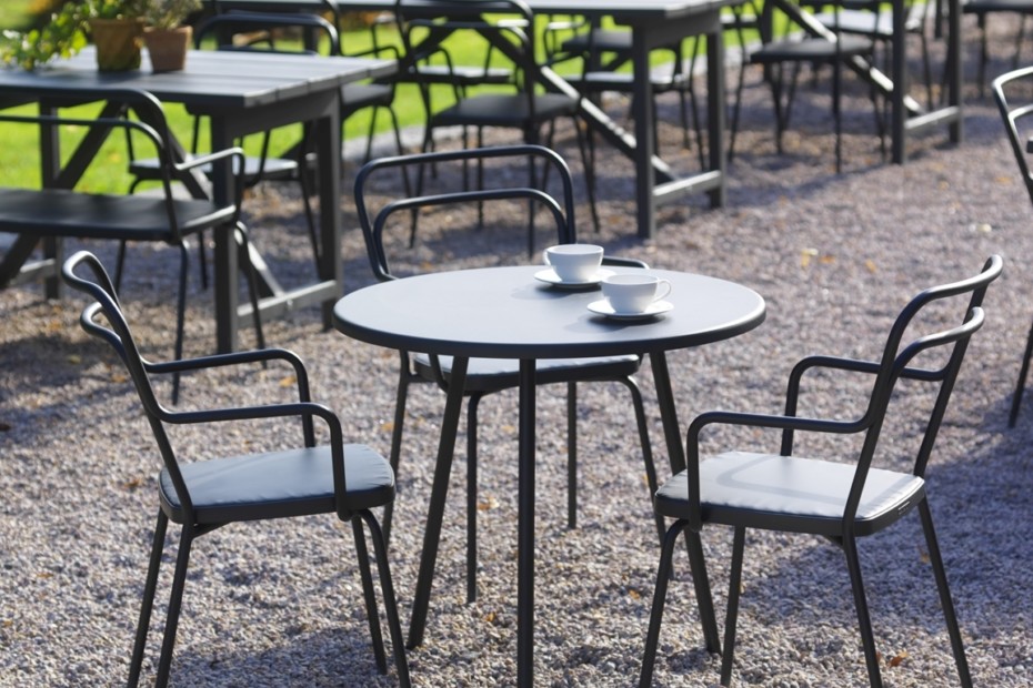 开云（中国） - 桌几|咖啡桌|办公家具|设计师家具|KAFFE 咖啡桌/茶几