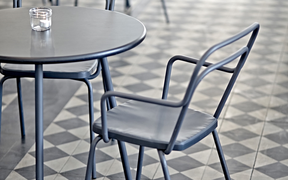 开云（中国） - 桌几|咖啡桌|办公家具|设计师家具|KAFFE 咖啡桌/茶几