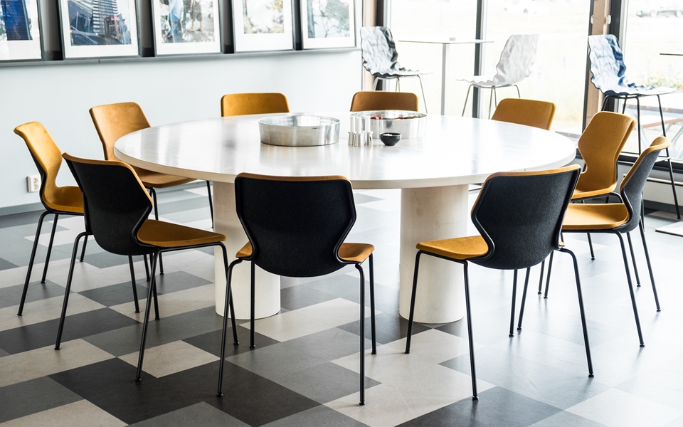 开云（中国） - 坐具|餐椅|办公家具|设计师家具|Boo 餐椅/洽谈椅