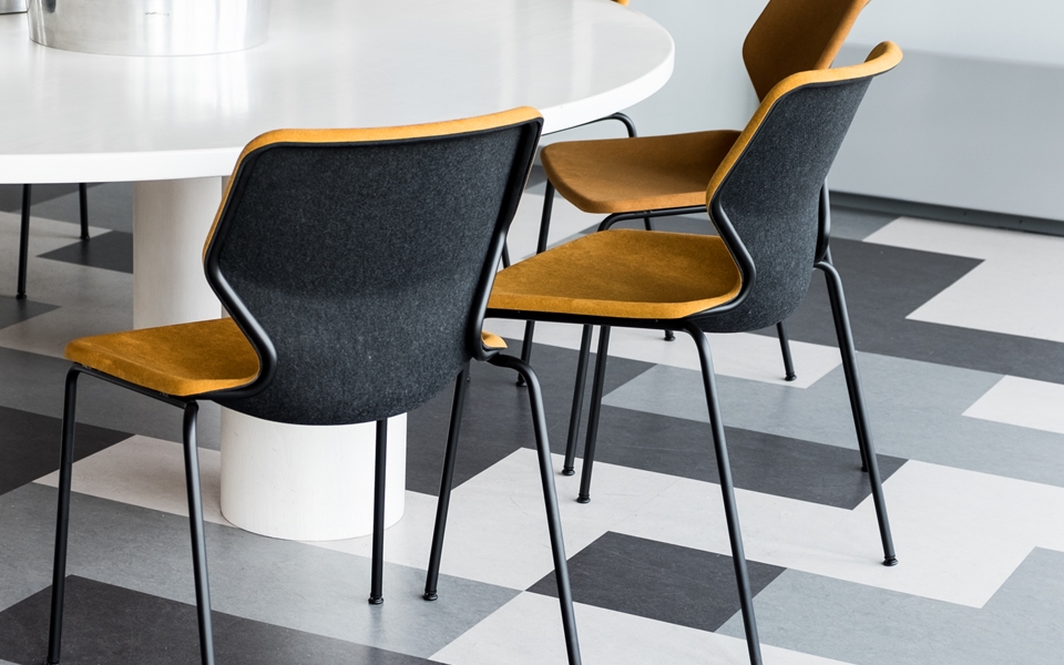 开云（中国） - 坐具|餐椅|办公家具|设计师家具|Boo 餐椅/洽谈椅