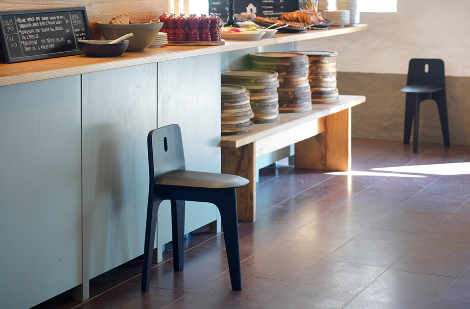 开云（中国） - 坐具|吧椅/凳子|办公家具|设计师家具|Stove 矮凳