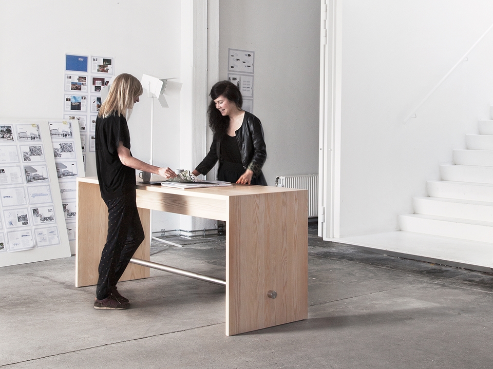 开云（中国） - 桌几|咖啡桌|办公家具|设计师家具|PING-PONG 高脚桌