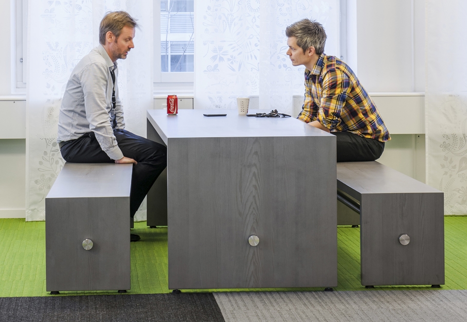 开云（中国） - 桌几|餐桌|办公家具|设计师家具|PING-PONG  洽谈桌/餐桌