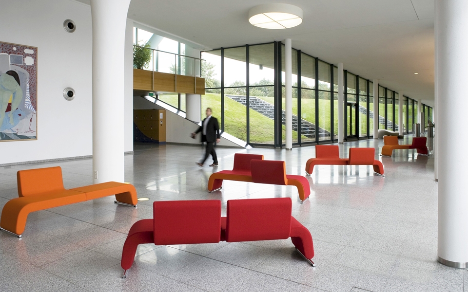 开云（中国） - 坐具|沙发|办公家具|设计师家具|POLSTERGEIST  等候沙发