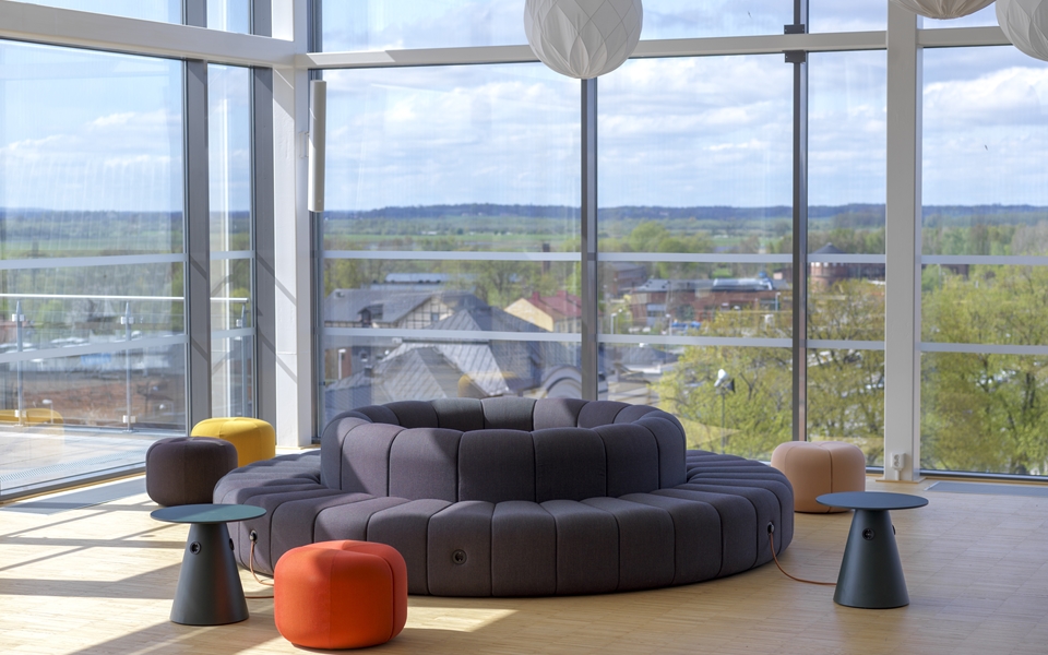 开云（中国） - 桌几|茶几/边几|办公家具|设计师家具|JACKLESS  茶几/咖啡桌