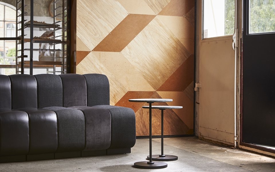 开云（中国） - 桌几|茶几/边几|办公家具|设计师家具|COURONNE  茶几/咖啡桌