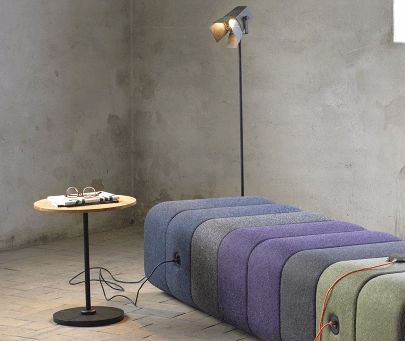 开云（中国） - 桌几|茶几/边几|办公家具|设计师家具|COURONNE  茶几/咖啡桌