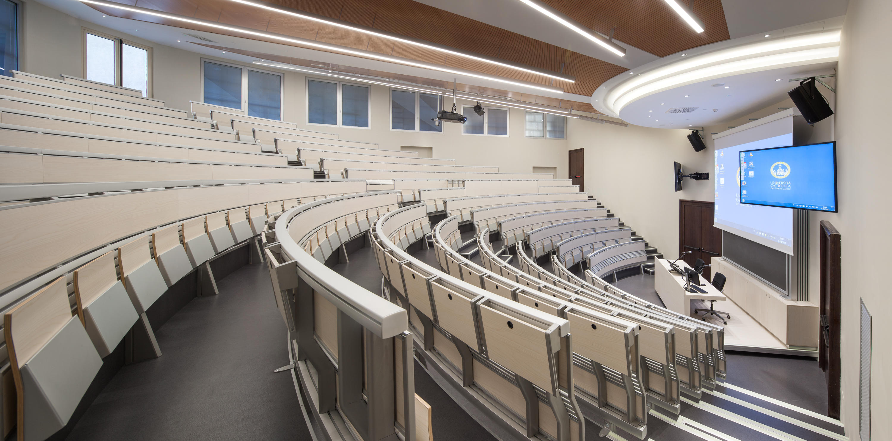 学校家具|阶梯教室桌椅|办公家具|设计师家具|跑步者