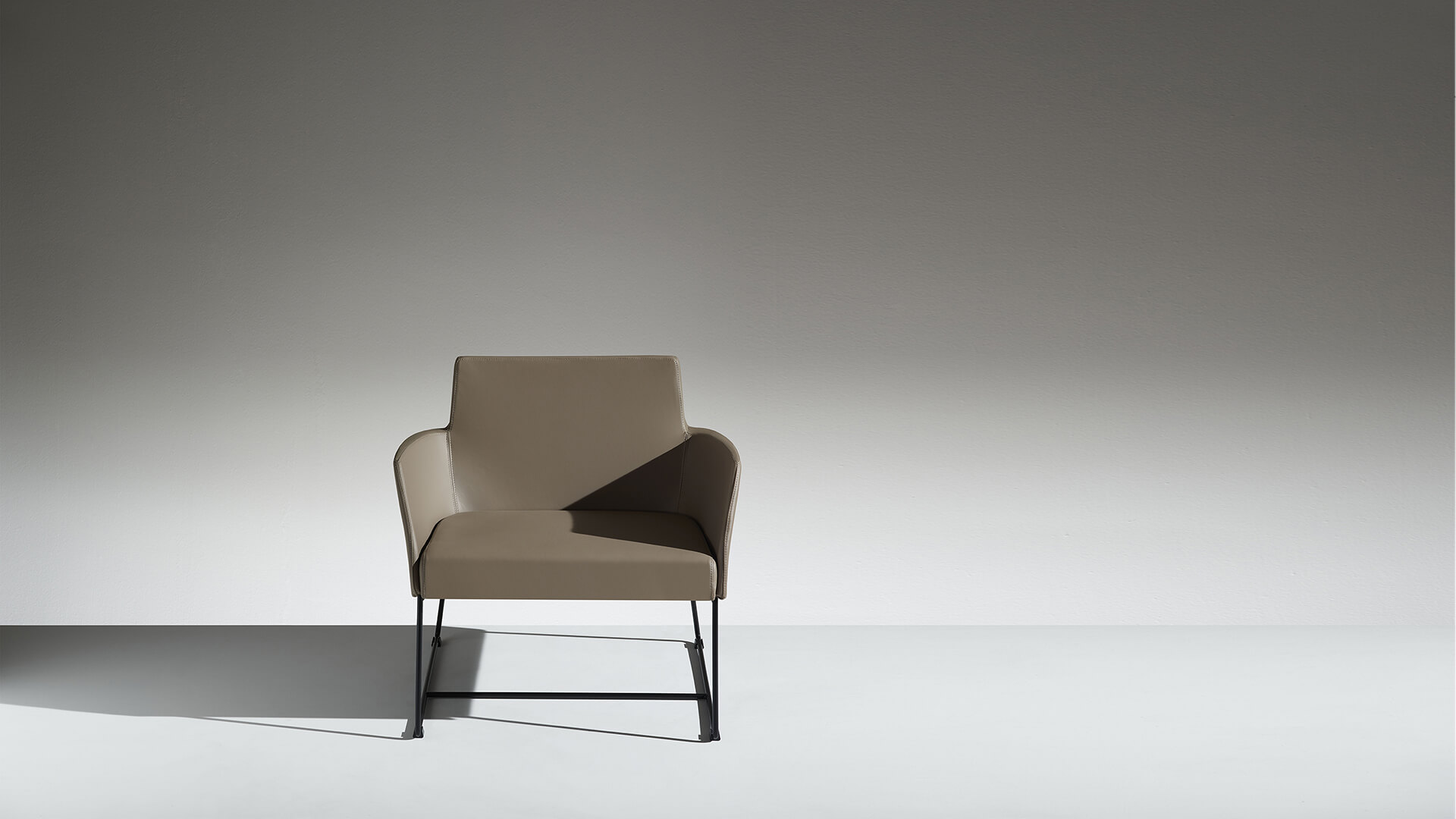 开云（中国） - 坐具|休闲椅|办公家具|设计师家具|Fleet 休闲椅