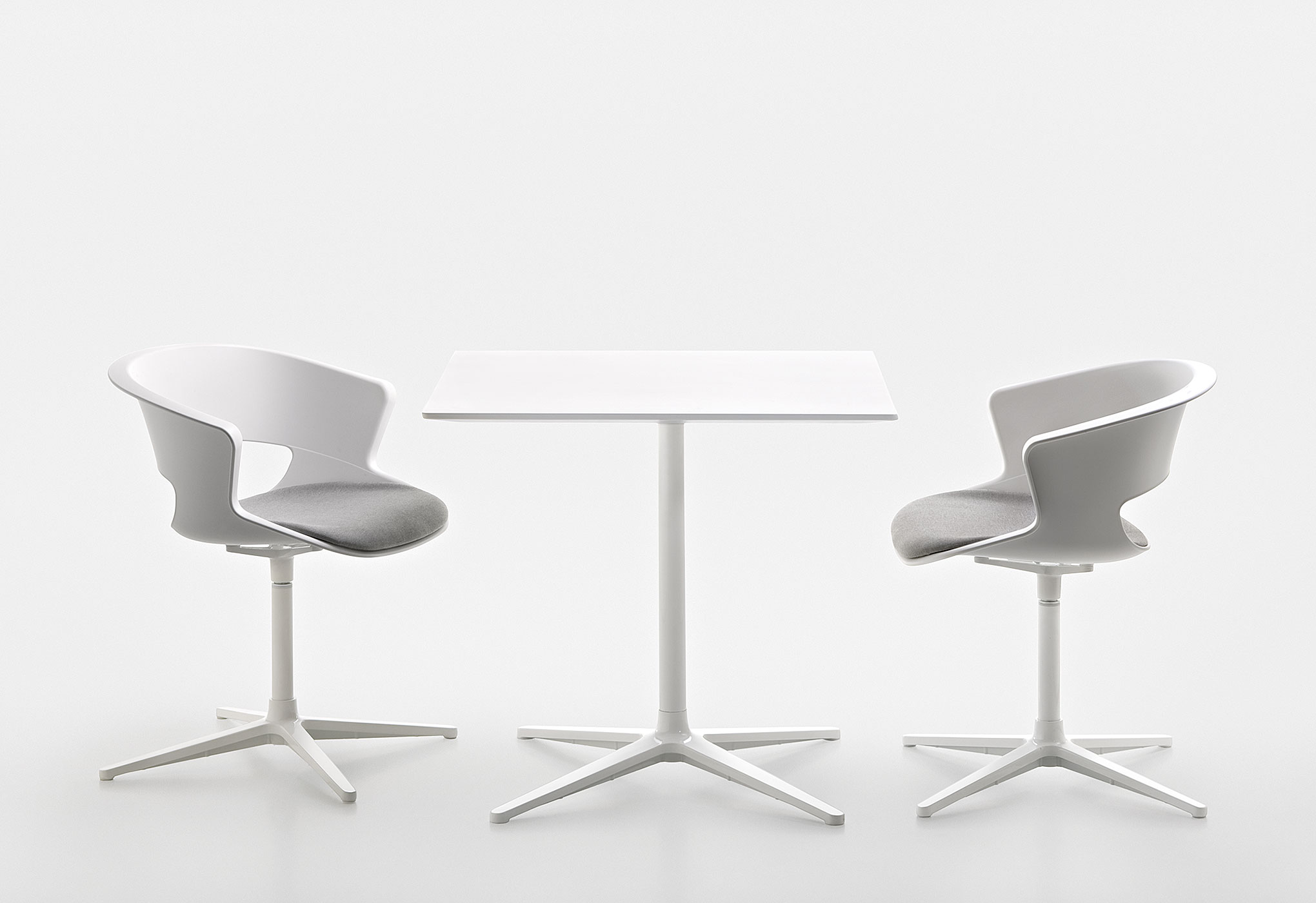 开云（中国） - 坐具|休闲椅|办公家具|设计师家具|Zed 洽谈椅/会客椅