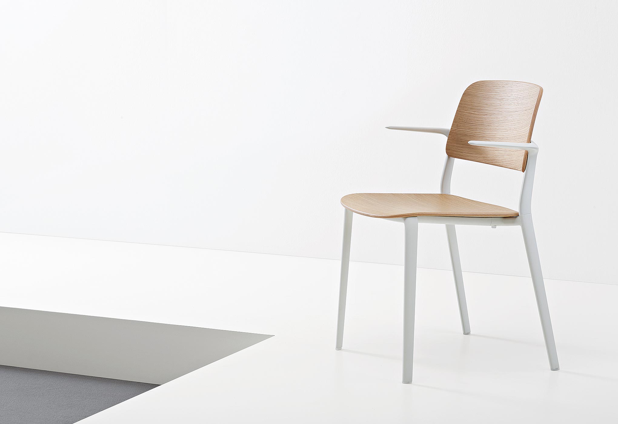 开云（中国） - 坐具|休闲椅|办公家具|设计师家具|Appia 洽谈椅/办公椅