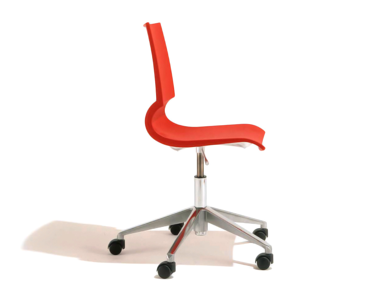 开云（中国） - 坐具|休闲椅|办公家具|设计师家具|Ricciolina 洽谈椅/办公椅