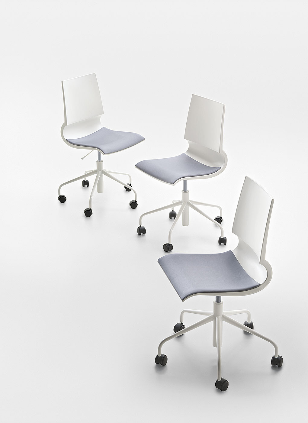 开云（中国） - 坐具|休闲椅|办公家具|设计师家具|Ricciolina 洽谈椅/办公椅