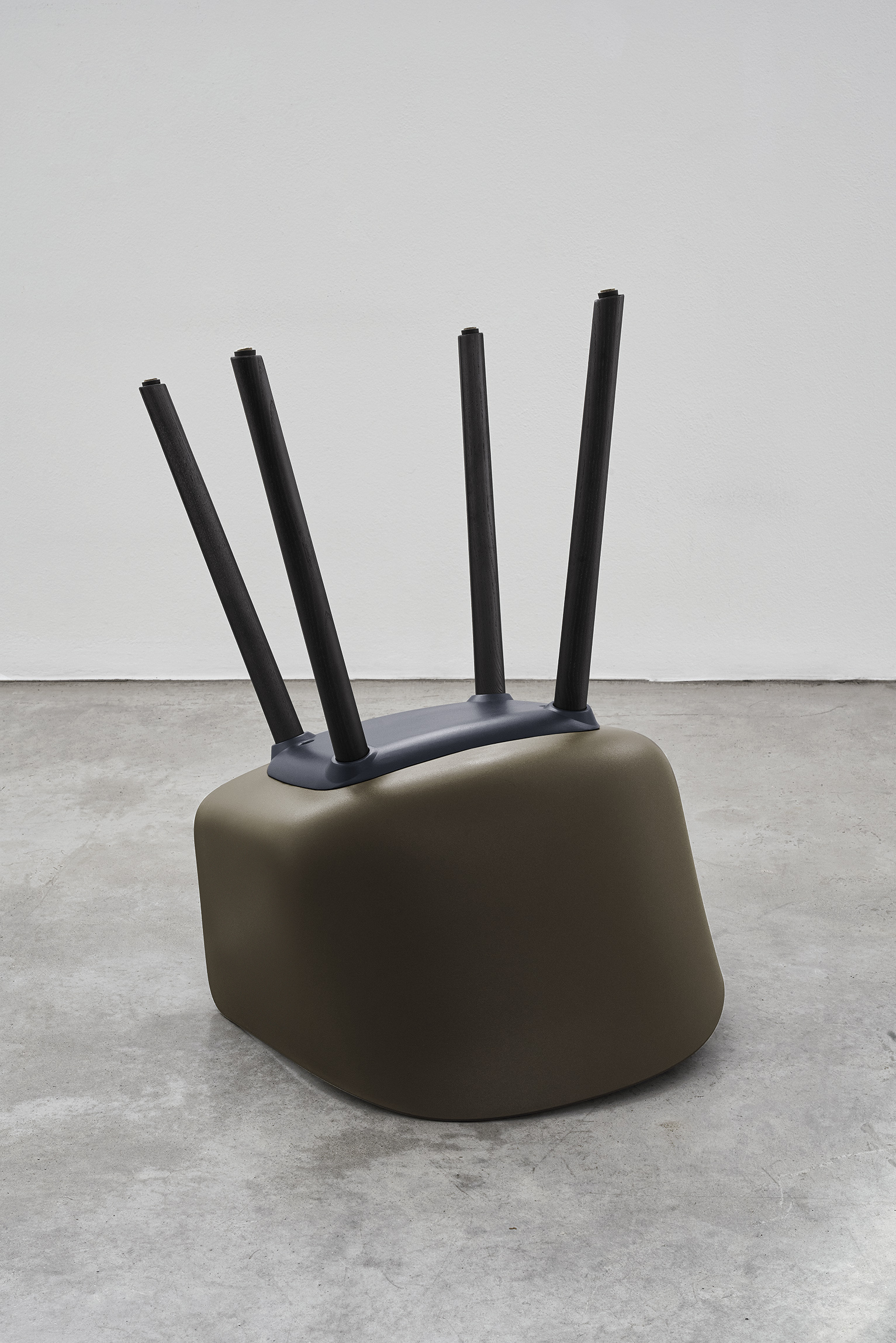 开云（中国） - 坐具|休闲椅|办公家具|设计师家具|Max 洽谈椅/会客椅