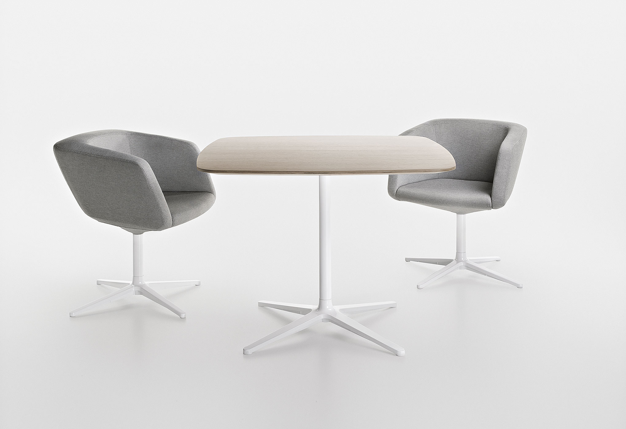 开云（中国） - 桌几|茶几/边几|办公家具|设计师家具|Plato 洽谈桌/咖啡桌