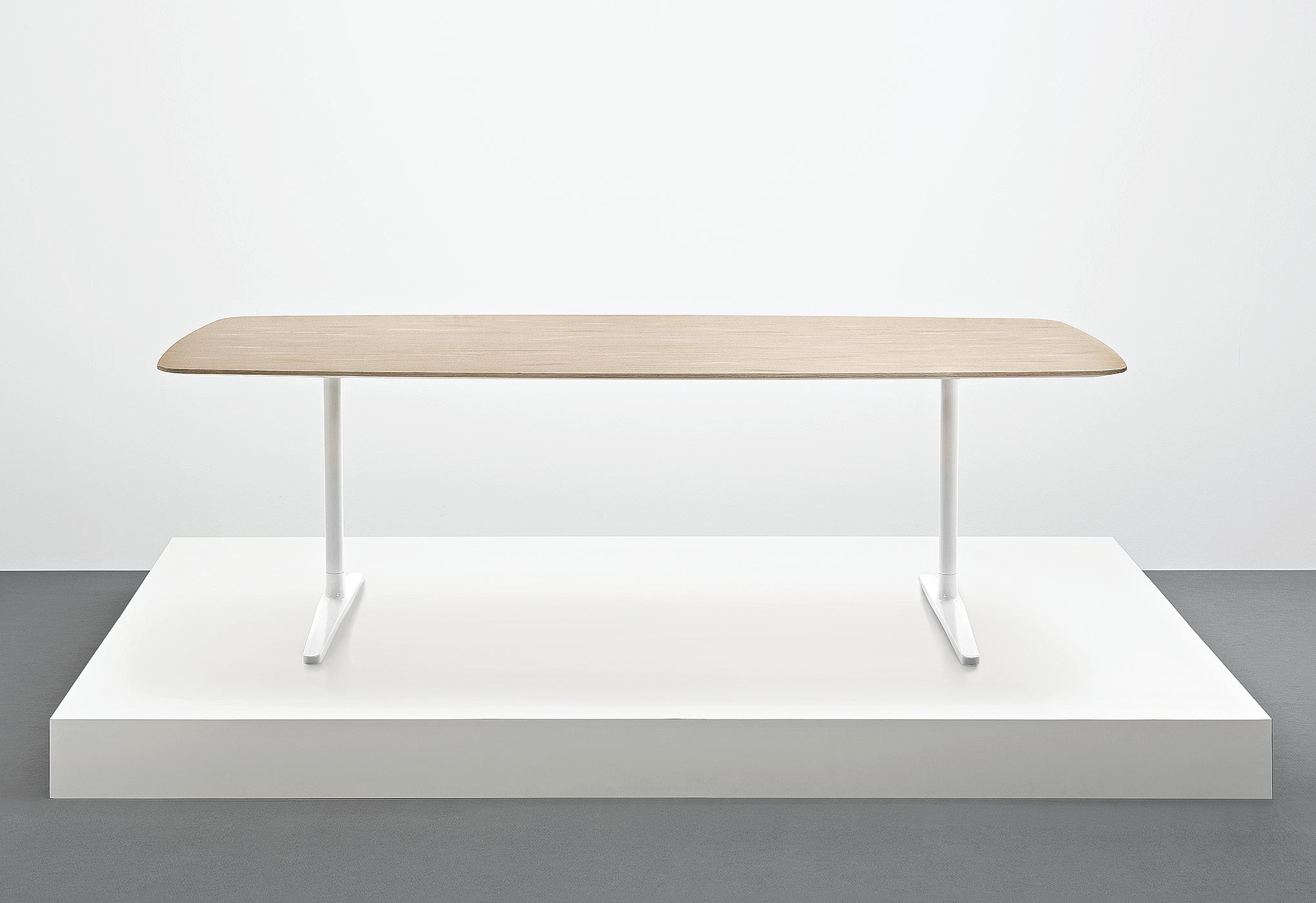 开云（中国） - 桌几|茶几/边几|办公家具|设计师家具|Plato 洽谈桌/咖啡桌