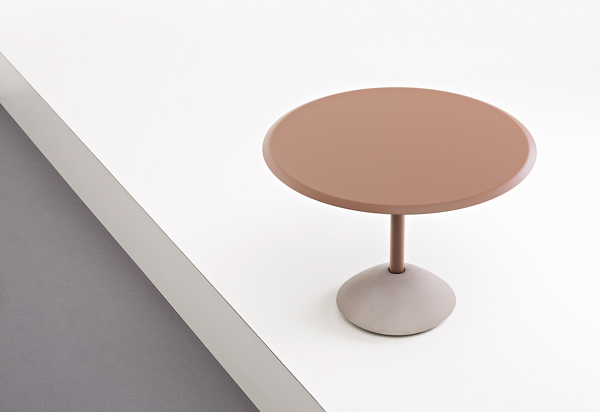 开云（中国） - 桌几|茶几/边几|办公家具|设计师家具|Baba 咖啡桌/茶几