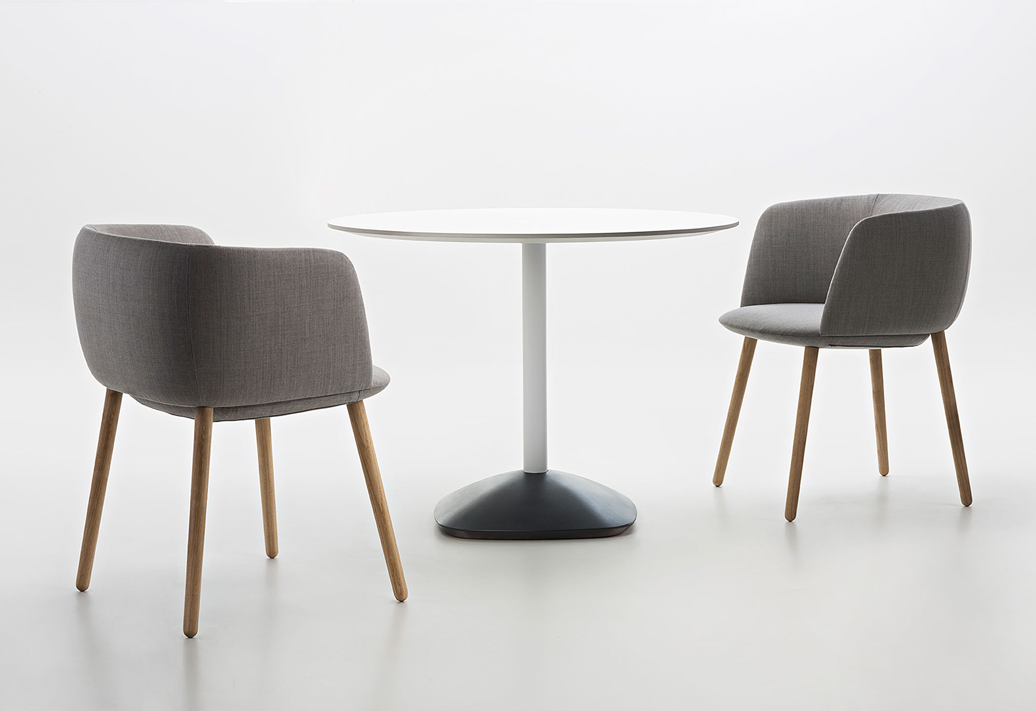 开云（中国） - 桌几|茶几/边几|办公家具|设计师家具|Baba 咖啡桌/茶几