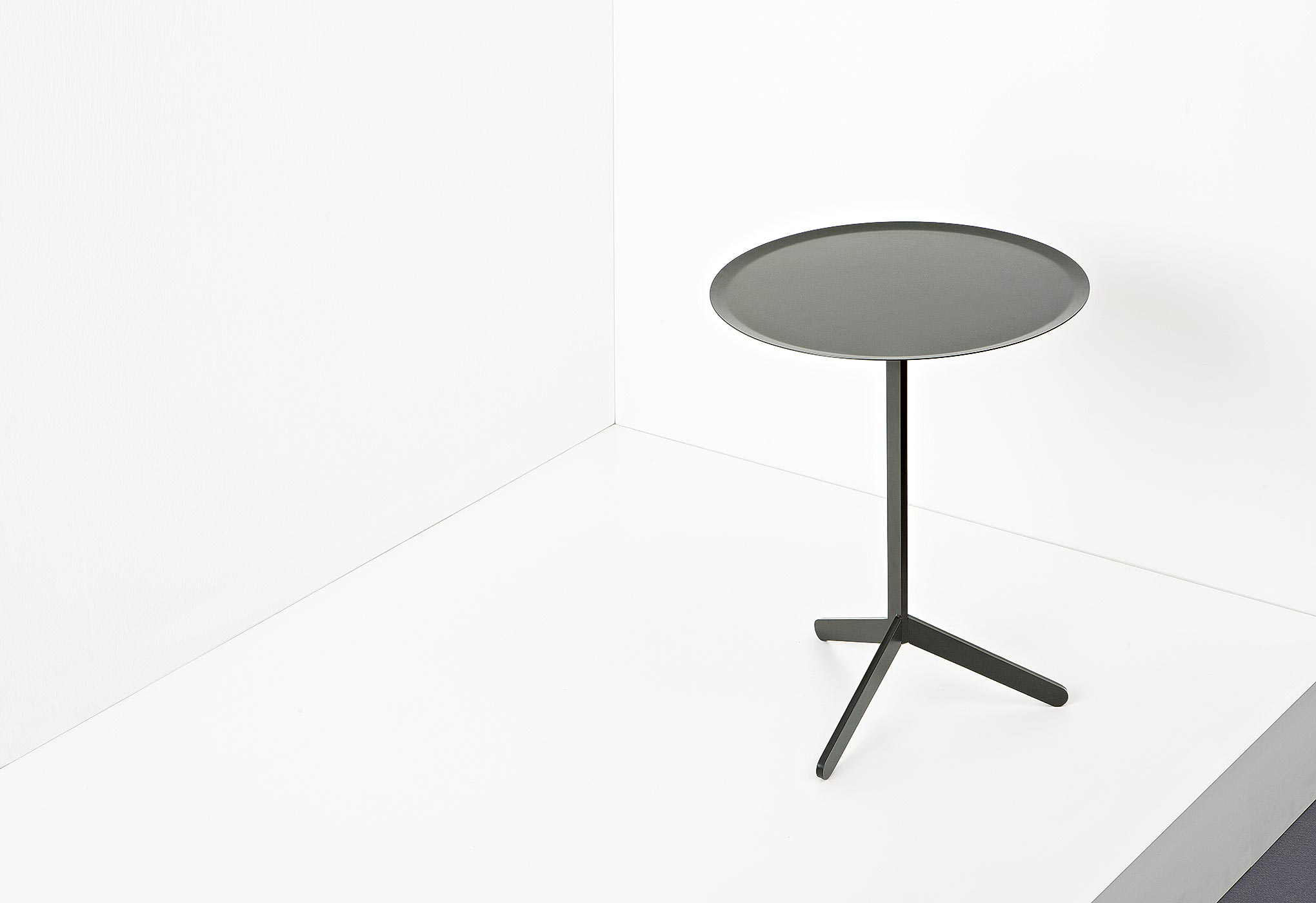 开云（中国） - 桌几|茶几/边几|办公家具|设计师家具|Baba 咖啡桌/茶几