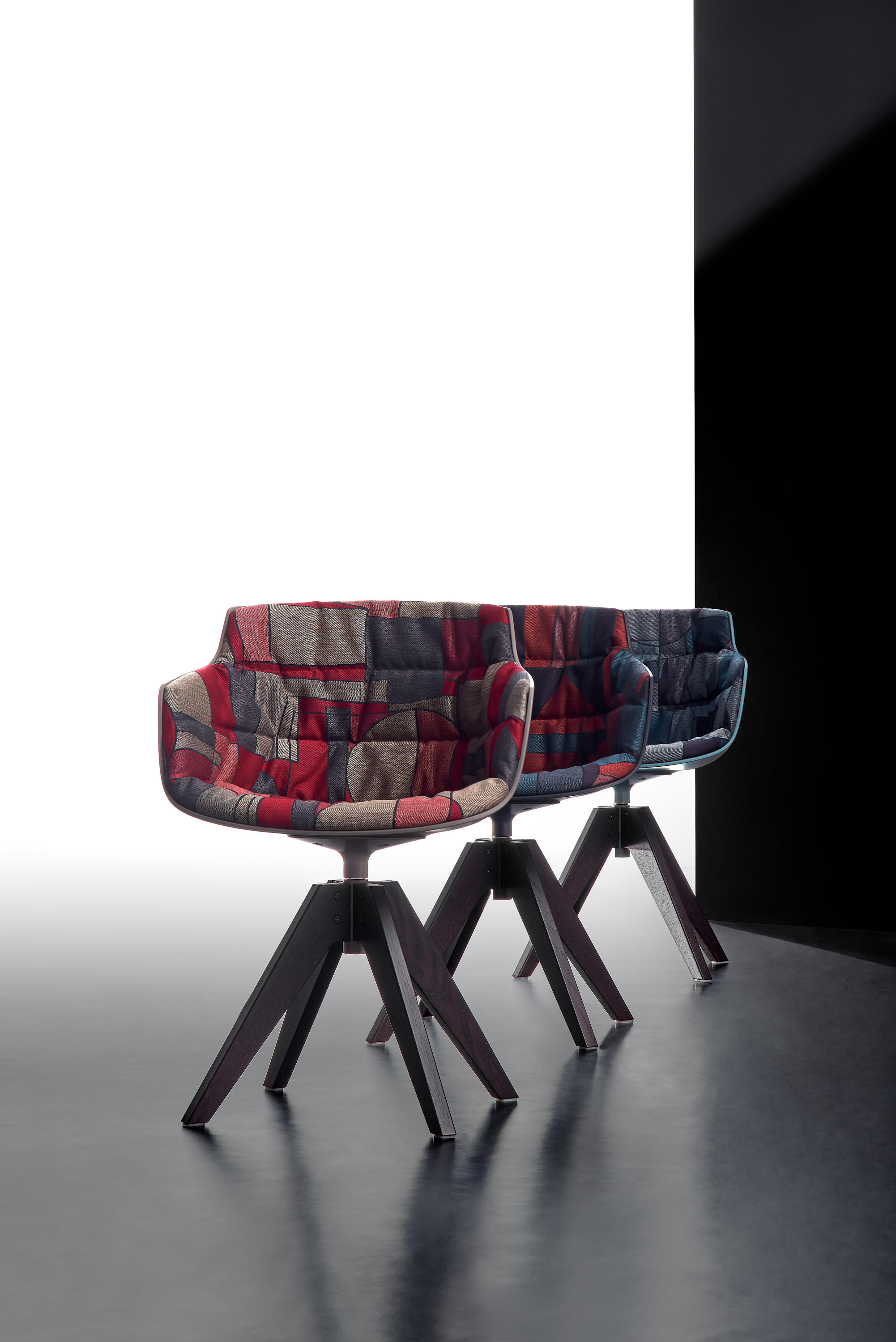 开云（中国） - 坐具|餐椅|办公家具|设计师家具|FLOW SLIM COLOR  洽谈椅/餐椅