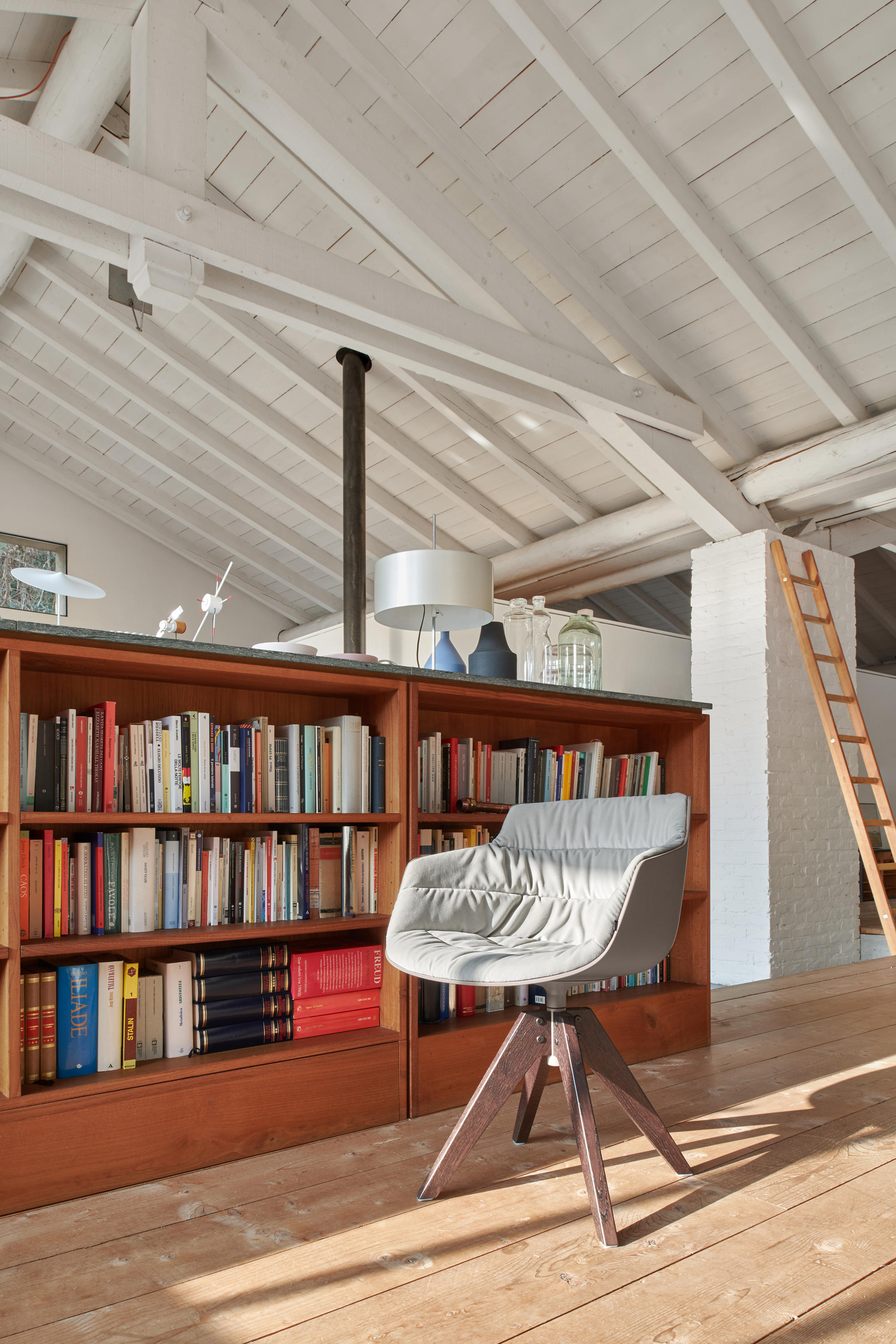 开云（中国） - 坐具|餐椅|办公家具|设计师家具|FLOW SLIM COLOR  洽谈椅/餐椅