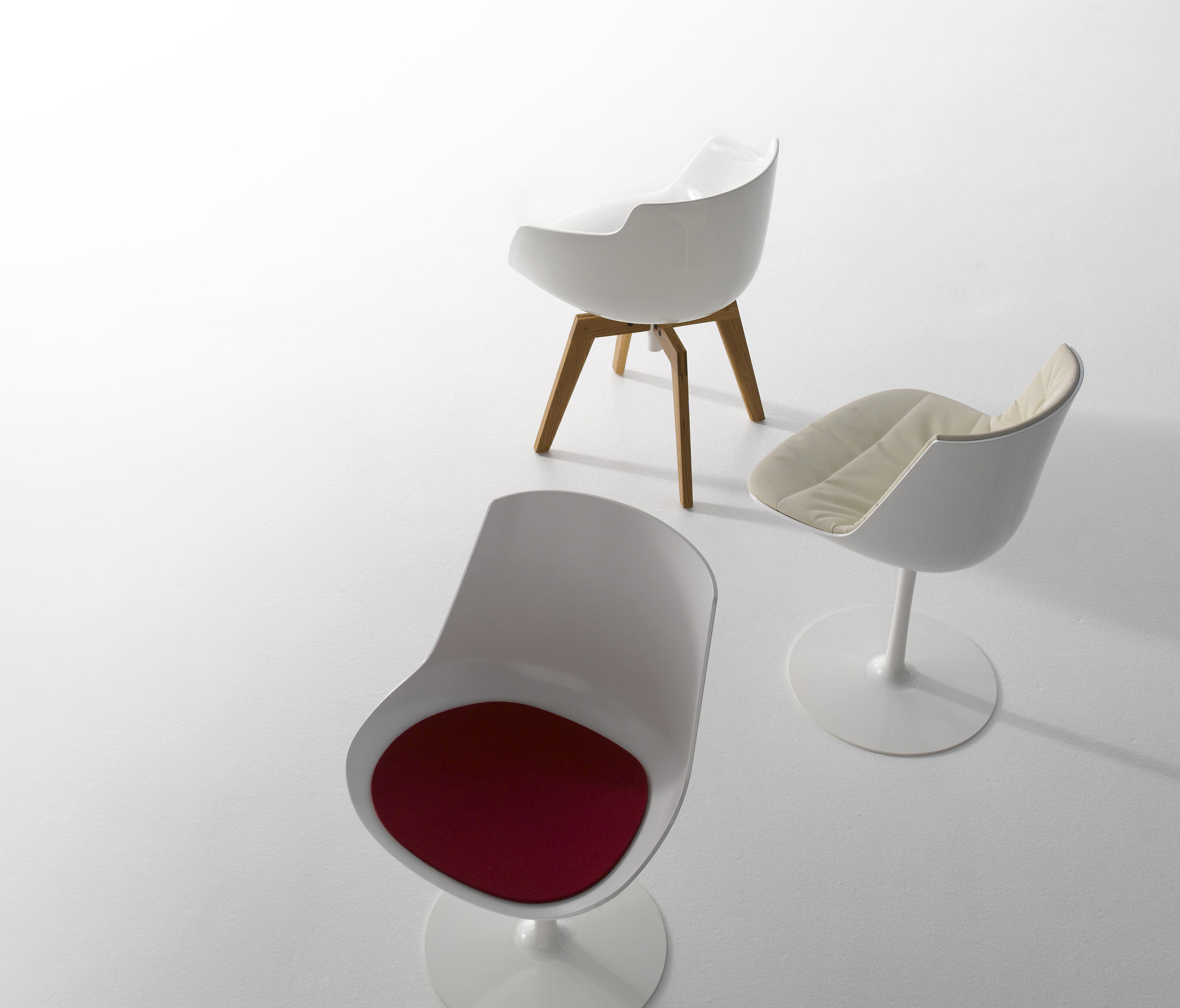 开云（中国） - 坐具|餐椅|办公家具|设计师家具|FLOW SLIM 洽谈椅/餐椅