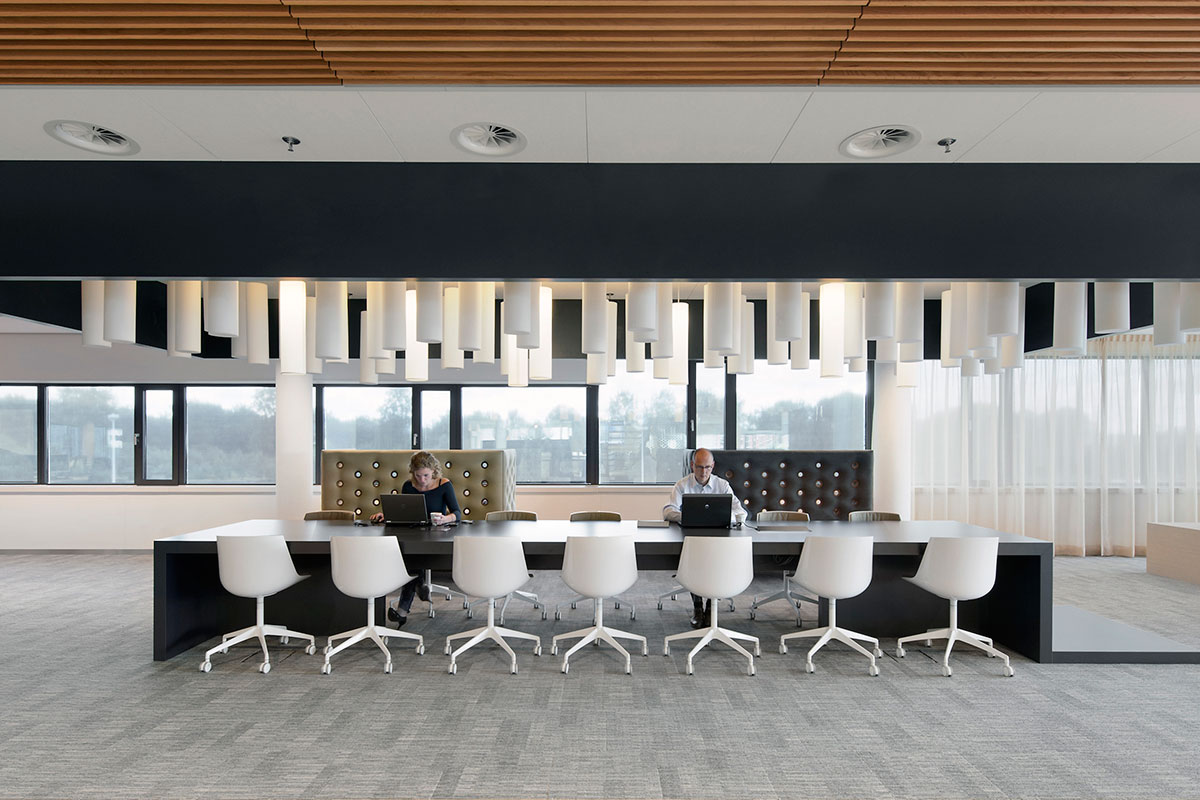 开云（中国） - 坐具|餐椅|办公家具|设计师家具|FLOW SLIM 洽谈椅/餐椅