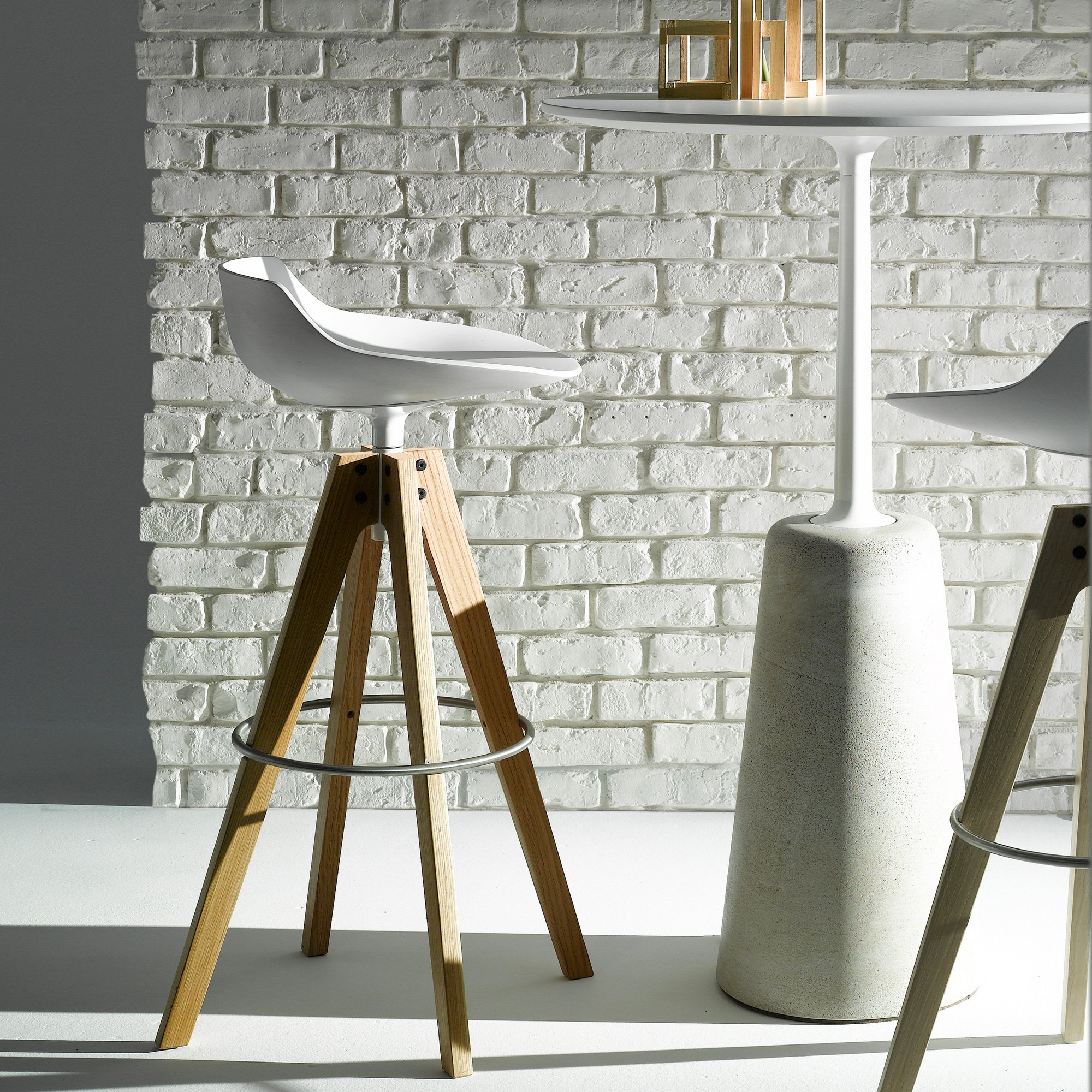 开云（中国） - 坐具|吧椅/凳子|办公家具|设计师家具|FLOW STOOL 吧椅