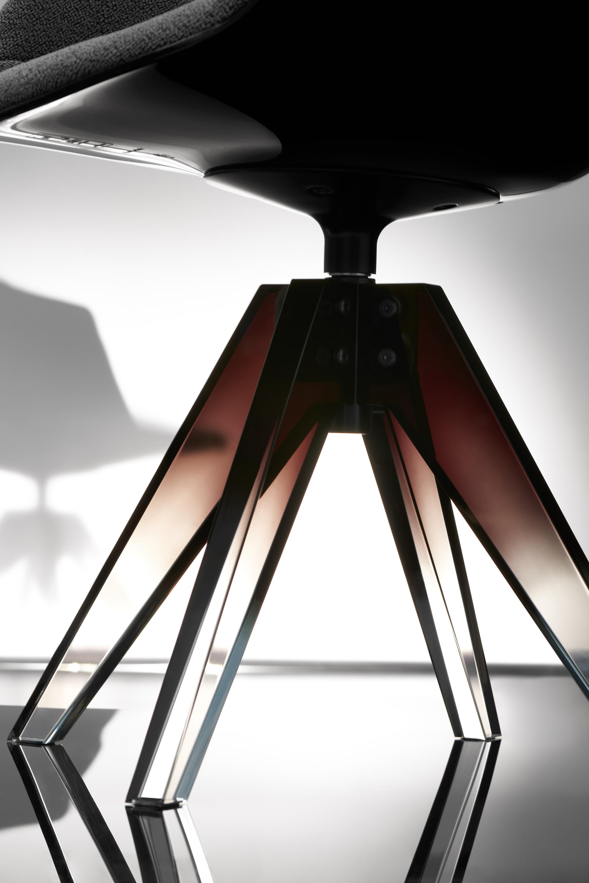 开云（中国） - 坐具|餐椅|办公家具|设计师家具|FLOW 10TH 洽谈椅/餐椅