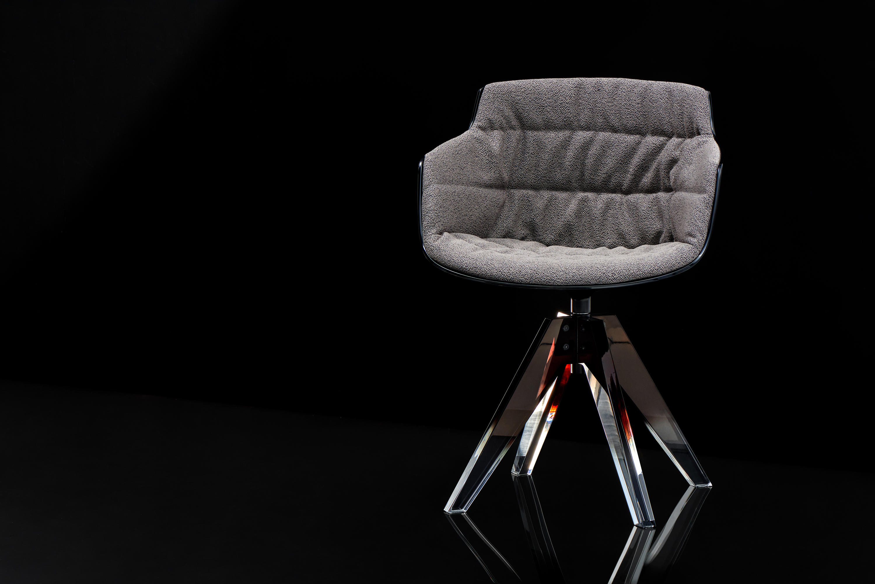 开云（中国） - 坐具|餐椅|办公家具|设计师家具|FLOW 10TH 洽谈椅/餐椅